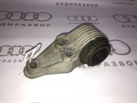 Опорный кронштейн левый 8E0501521M на Ауди A6 4B2, 4B4, C5