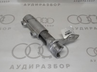 Кронштейн бампера справа сзади VAG 8A0807332E на Ауди 80 B4