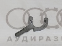 Запирающий элемент cлева  VAG 893837275A на Ауди 80/90/100/A4/A6 B3, B4, C3, C4, B5