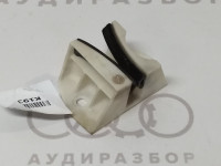 Фиксатор справа VAG 8A0837526 4A0837529 на Ауди 80 B4