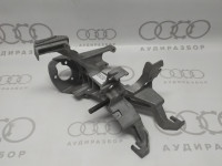 Кронштейн ножн. органа управл. VAG 8A1721115 8A0721115C на Ауди 80/90 B3, B4
